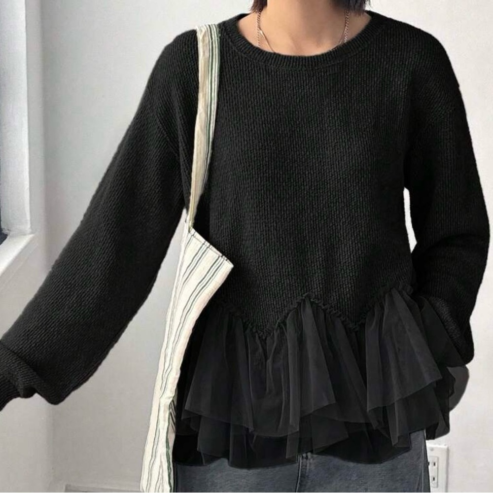 NWOT Women Solid Color Round Neck Dolman Sleeve Ruffle Hem